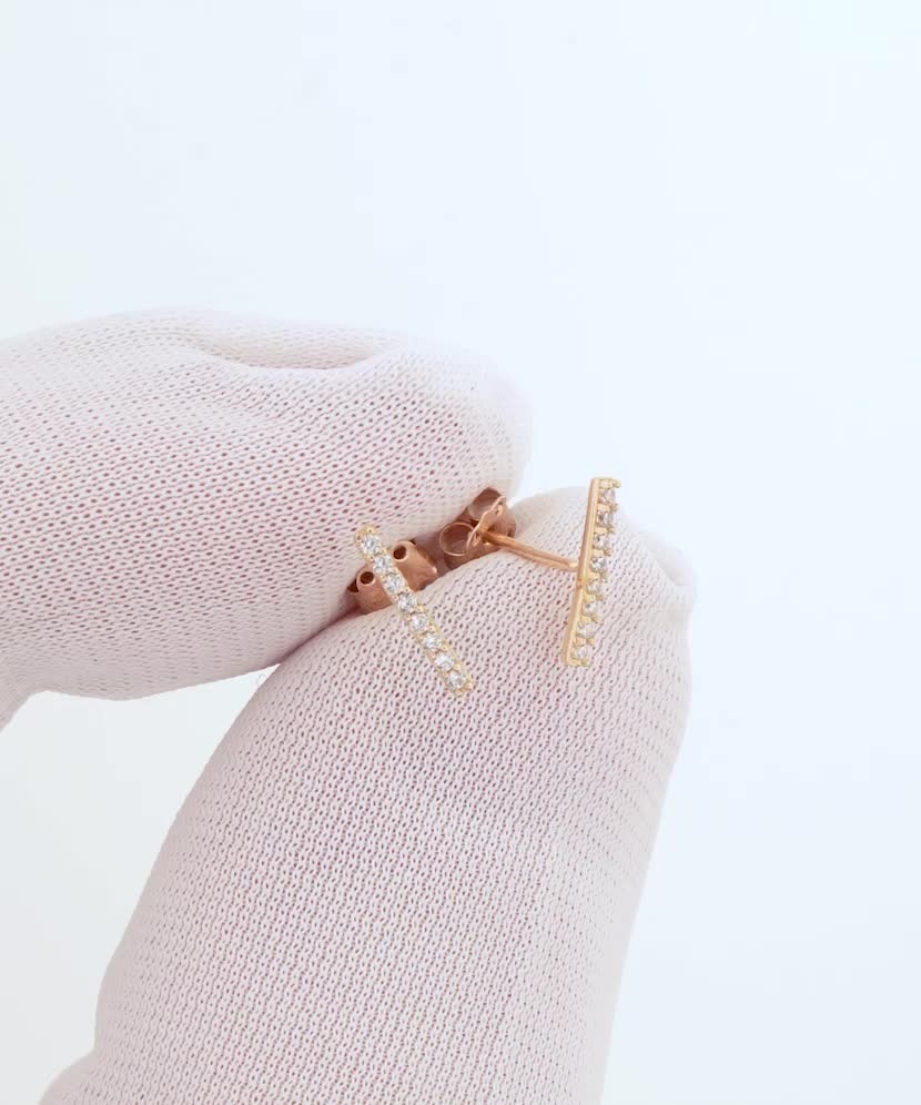 Kuldkõrvarõngad tsirkoonidega