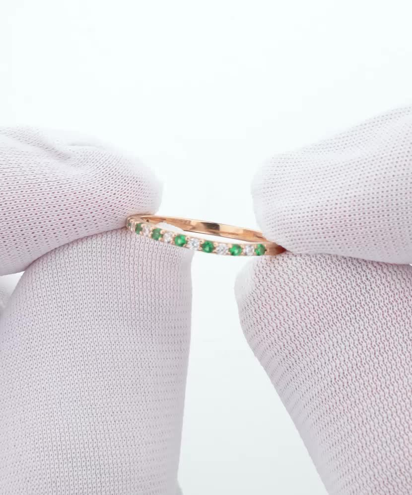 Золотое кольцо с цирконами