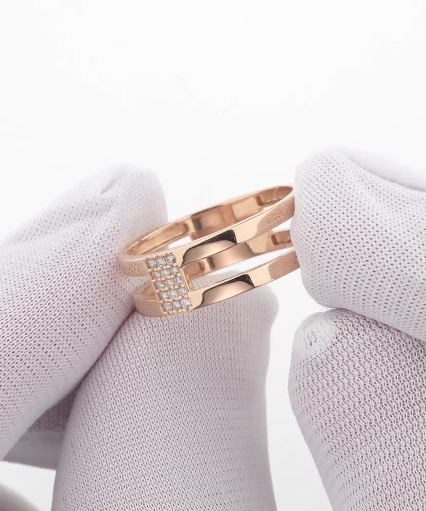 Kuldsõrmus tsirkoonidega