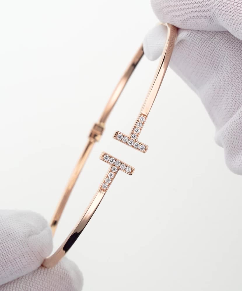 Jäik kullast käevõru tsirkoonidega