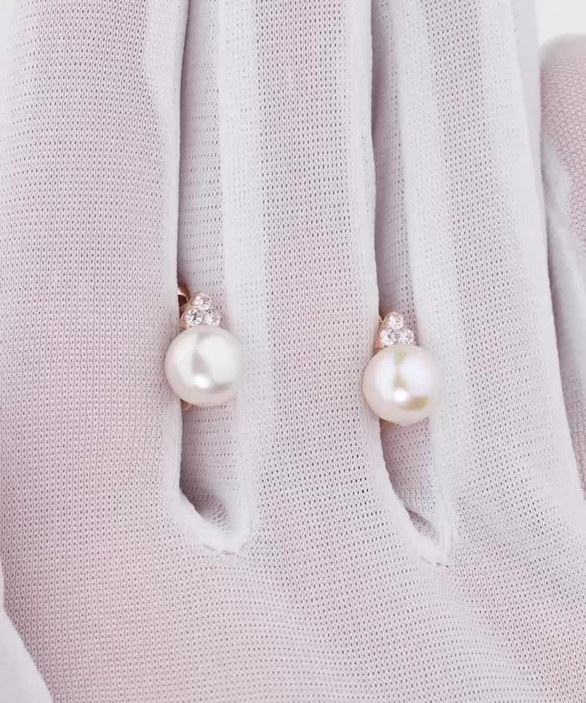 Kuldkõrvarõngad pärlite ja tsirkoonidega