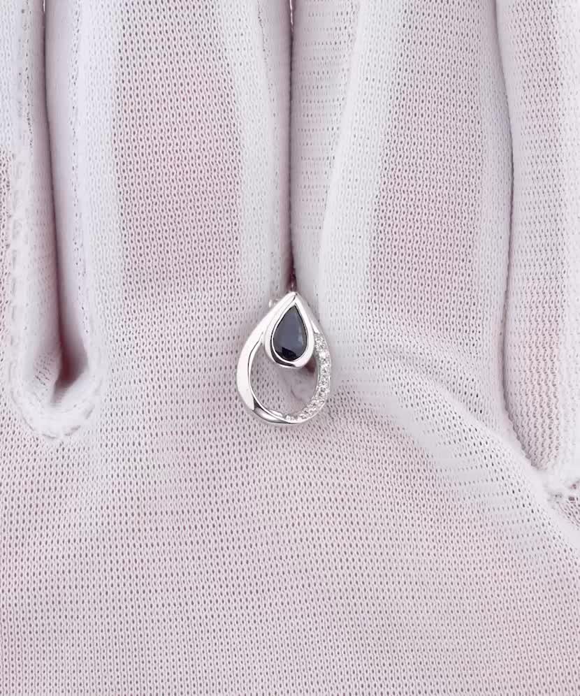 Valgest kullast ripats safiiri ja teemantidega