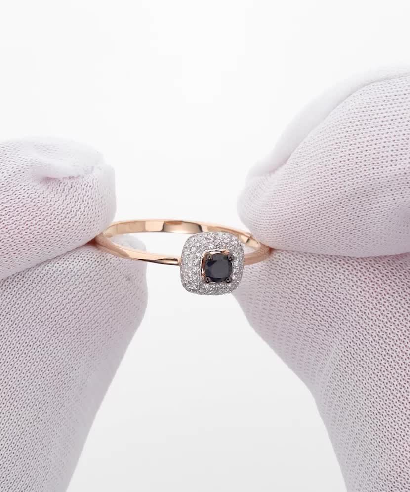 Kuldsõrmus safiiri ja teemantidega