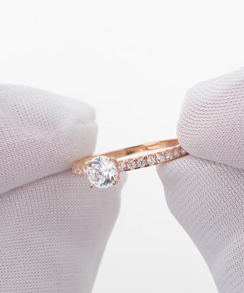 Kuldsõrmus tsirkoonidega