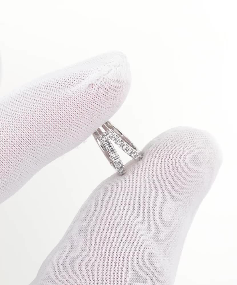 Серьги из белого золота с бриллиантами