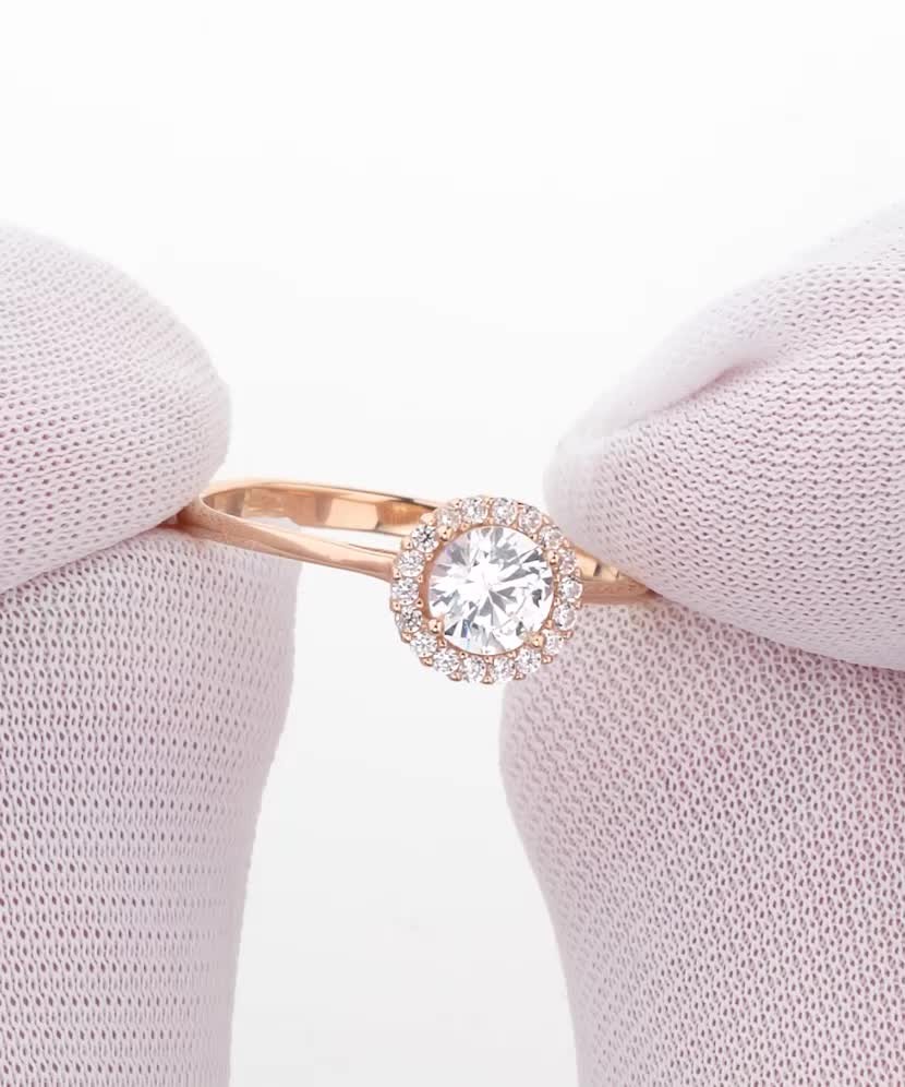 Золотое кольцо с цирконами