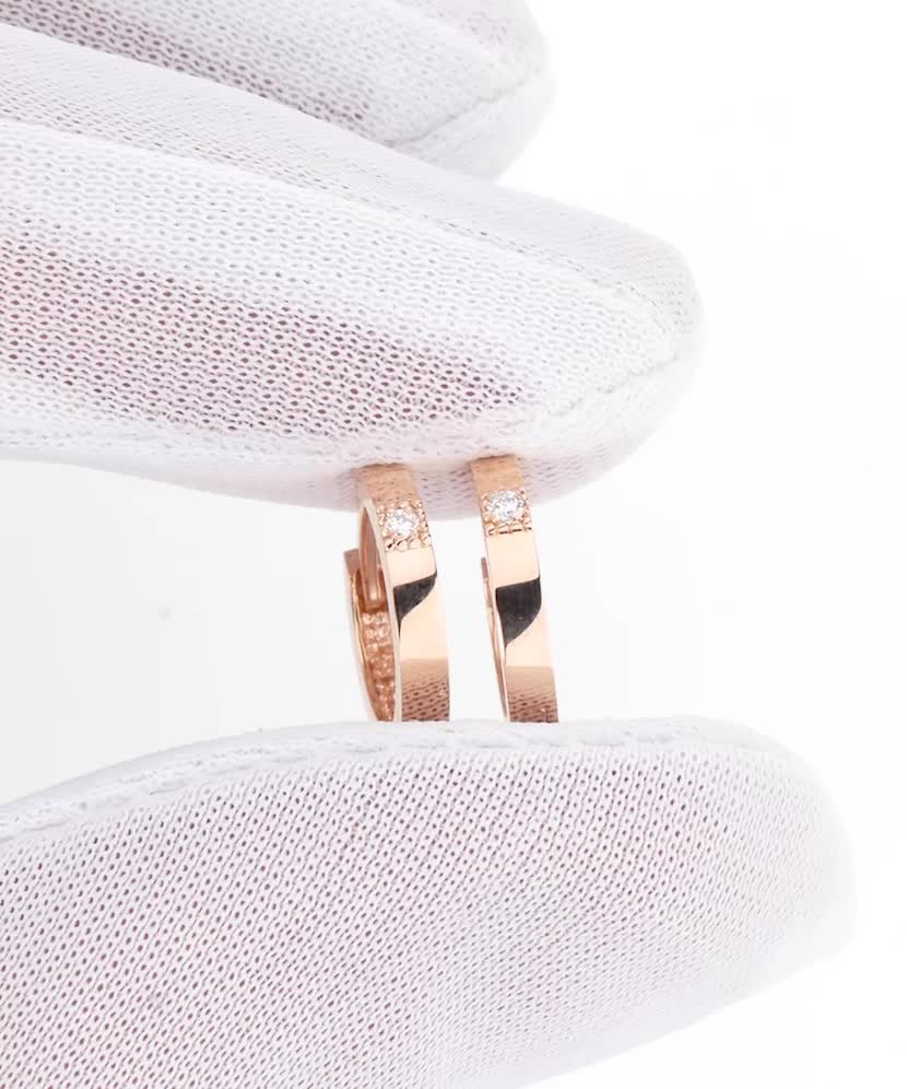 Kuldkõrvarõngad teemanditega