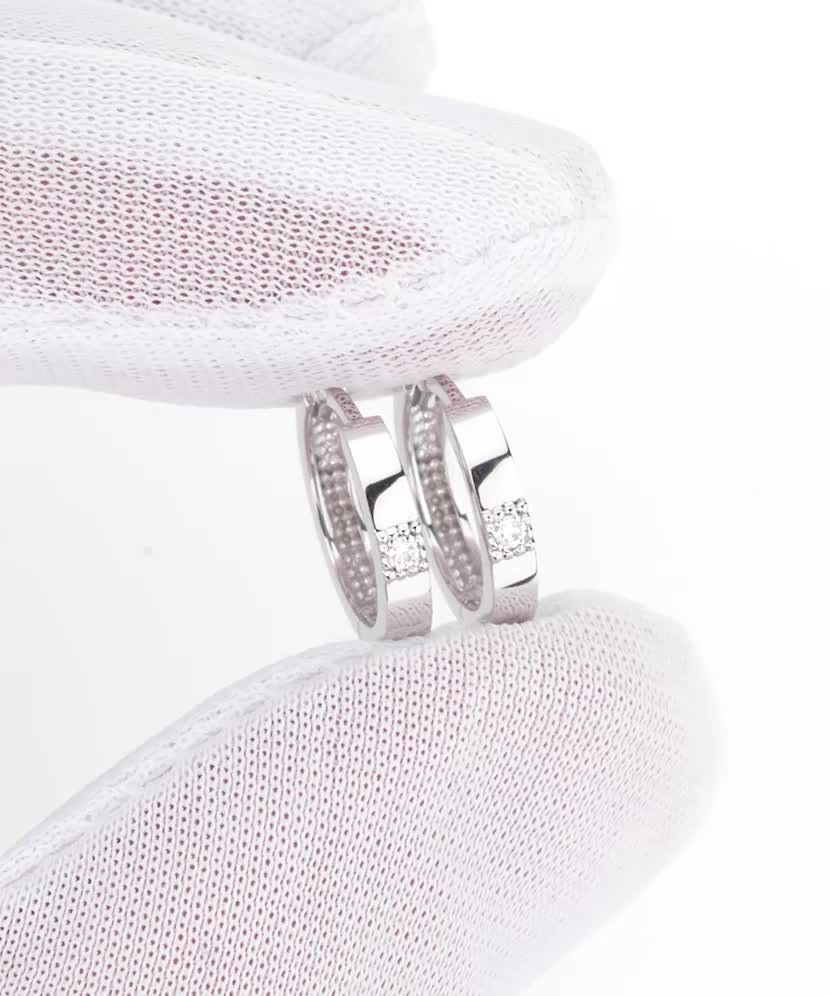 Valgest Kullast Kõrvarõngad teemantidega