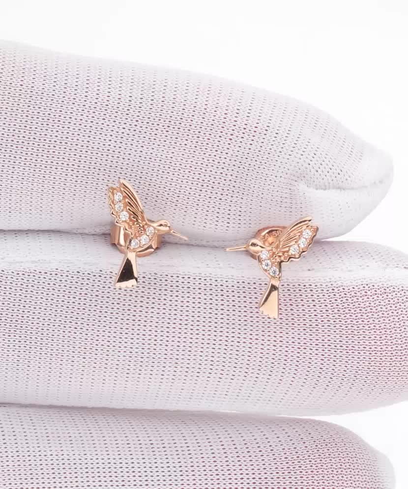 Kuldkõrvarõngad tsirkoonidega “Kolibri”