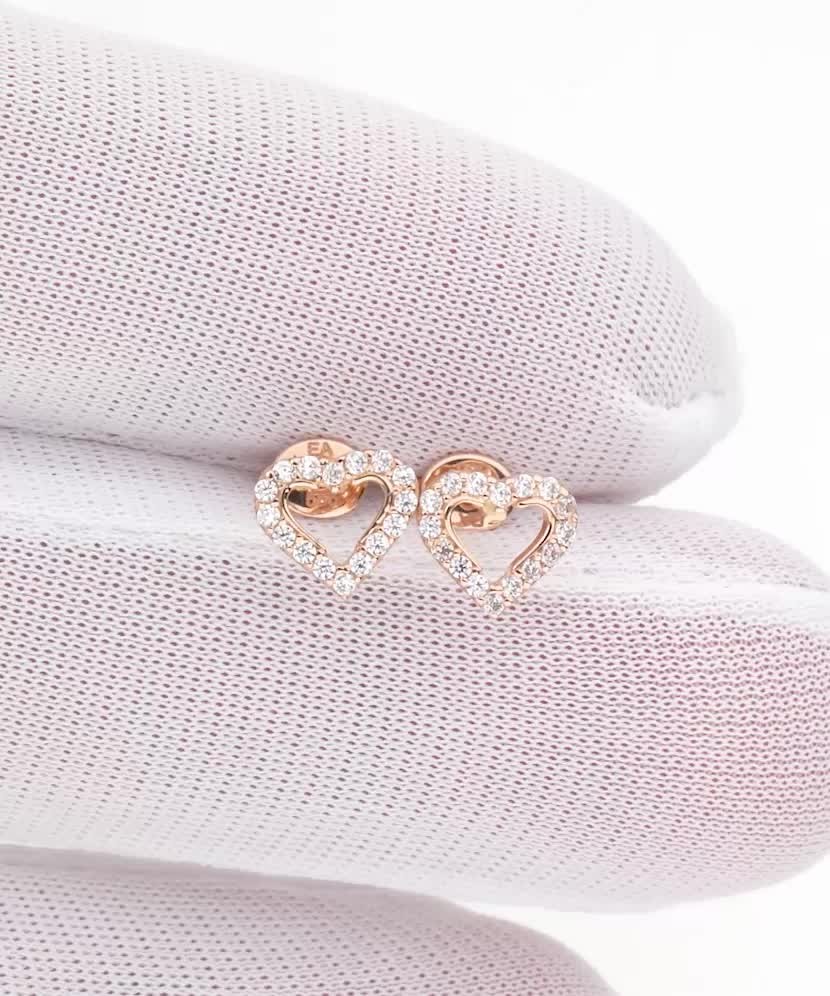 Kuldkõrvarõngad tsirkoonidega "Süda"