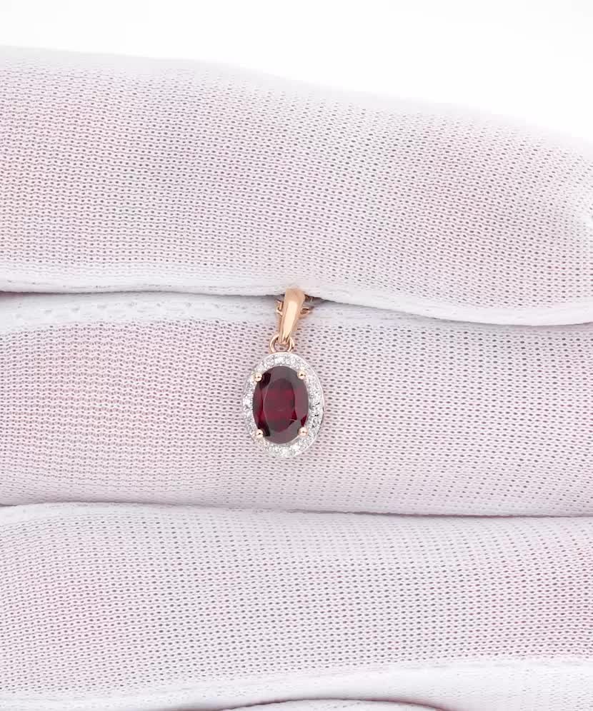 Золотая подвеска с гранатом и бриллиантами