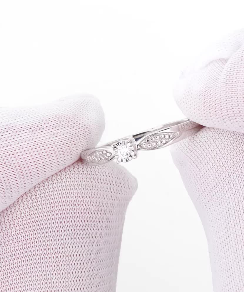 Кольцо из белого золота с бриллиантами 0,04ct