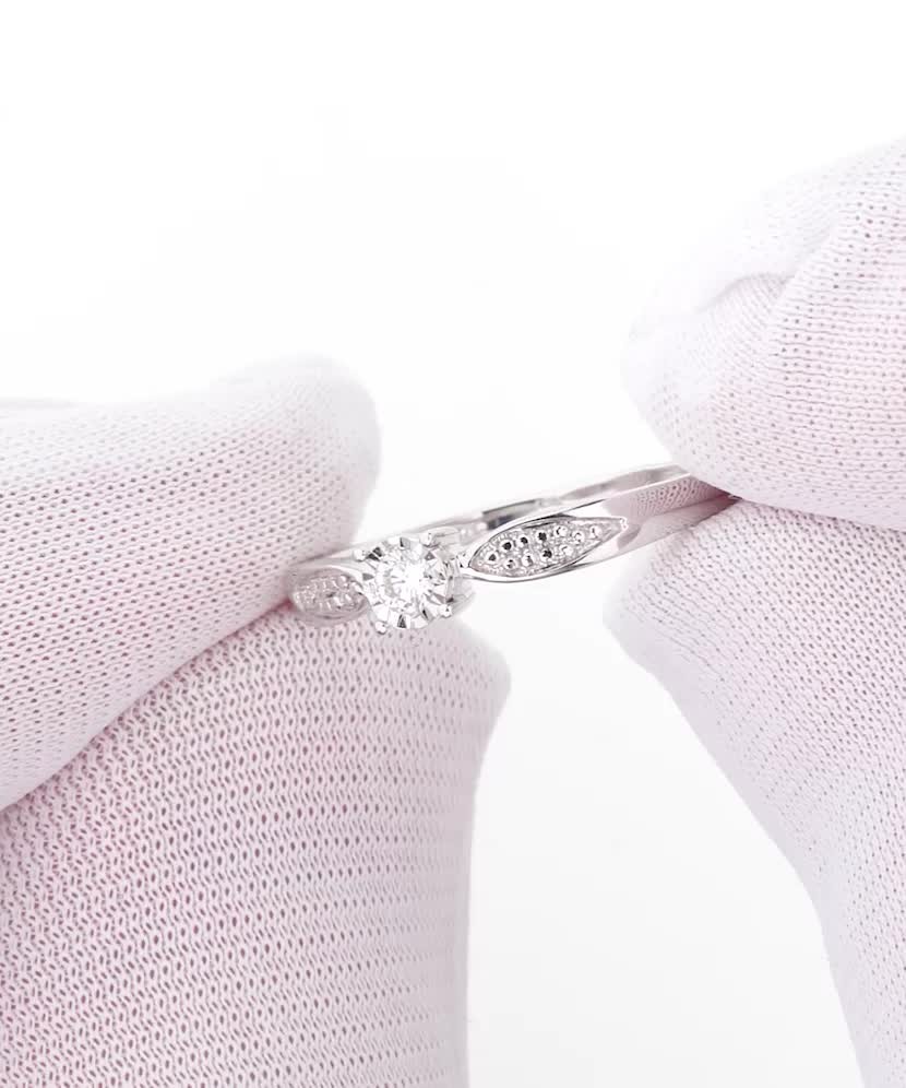 Кольцо из белого золота с бриллиантами 0,08ct