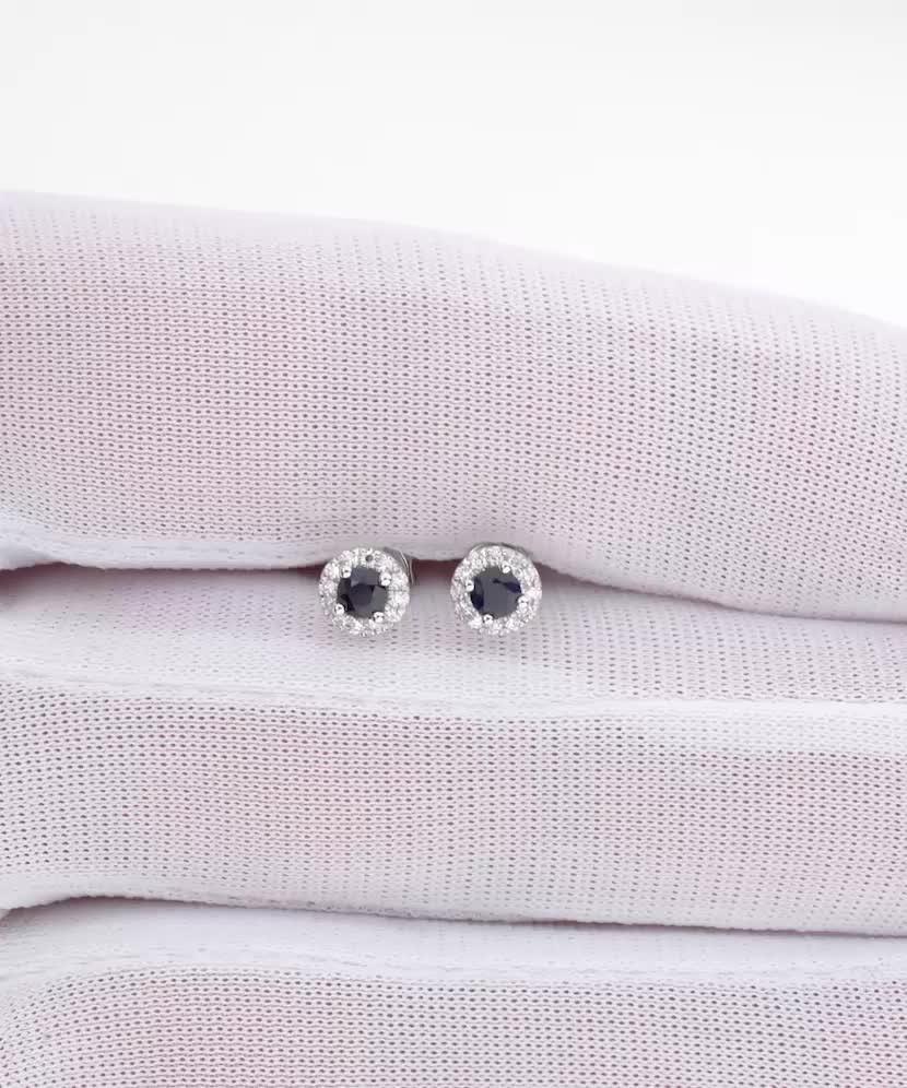 Valgest kullast kõrvarõngad safiiride ja teemantidega