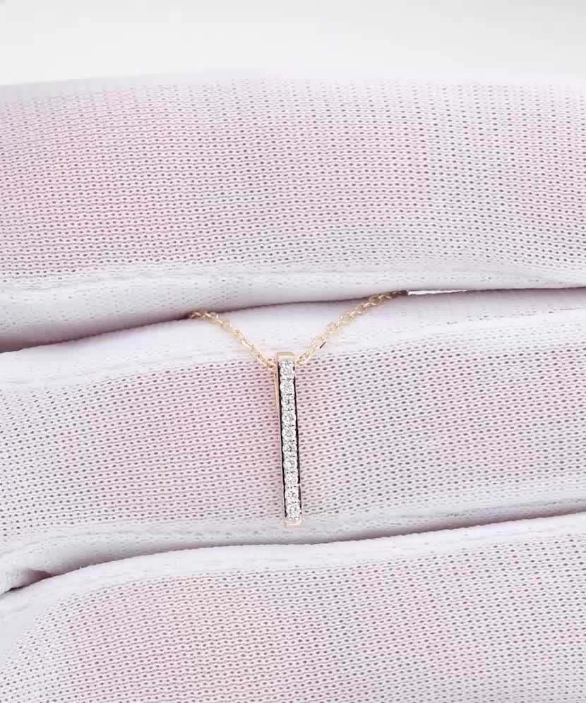 Kollasest kullast kaelakee teemant-ripatsiga