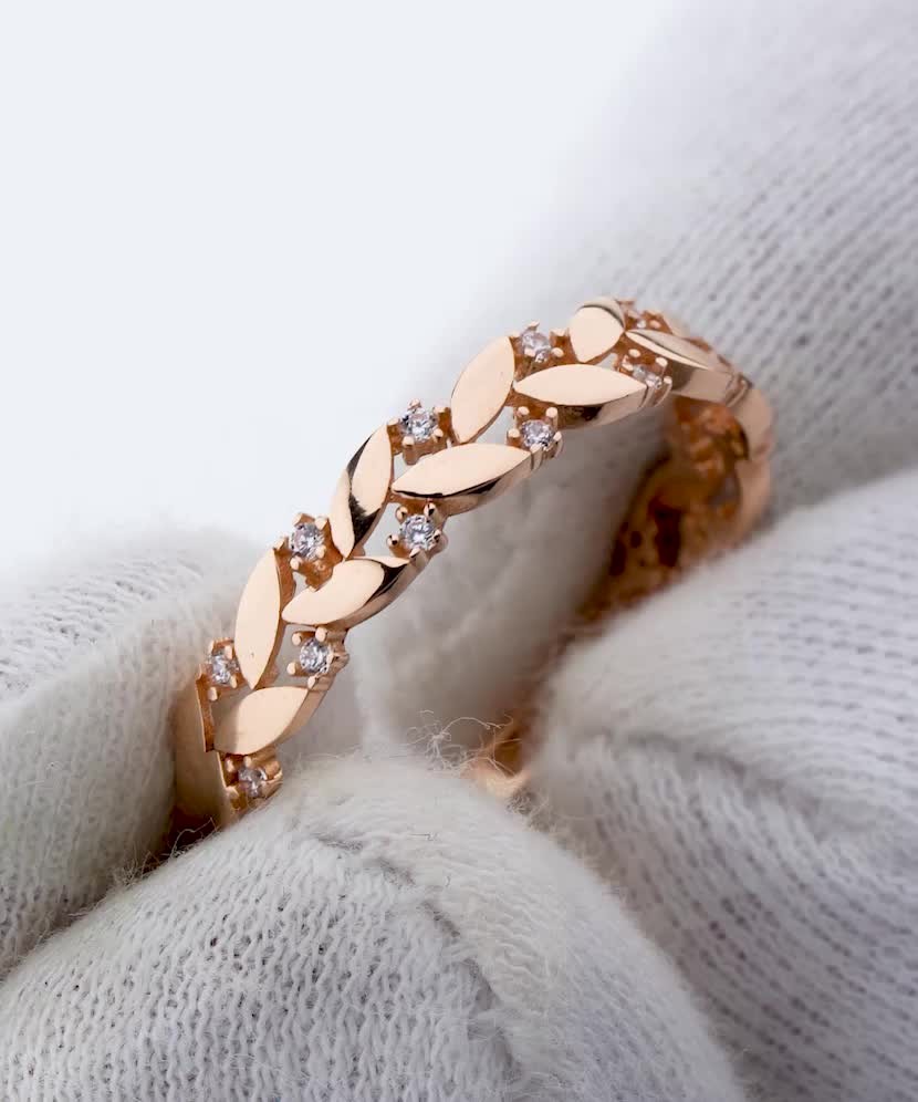 Золотое кольцо с цирконами