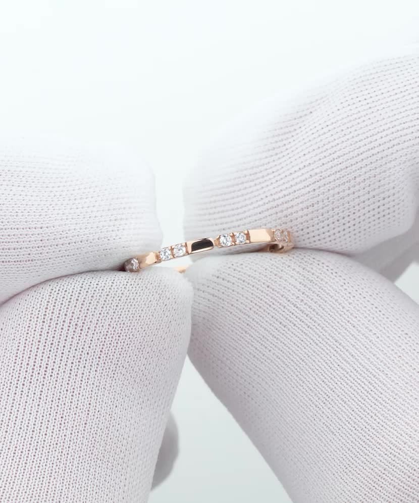 Золотое кольцо с цирконами