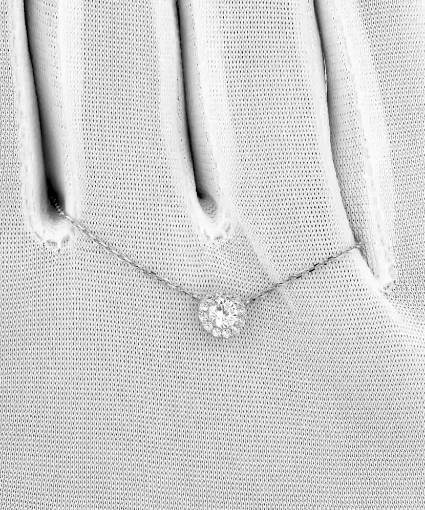 Цепочка из белого золота с подвеской из циркона