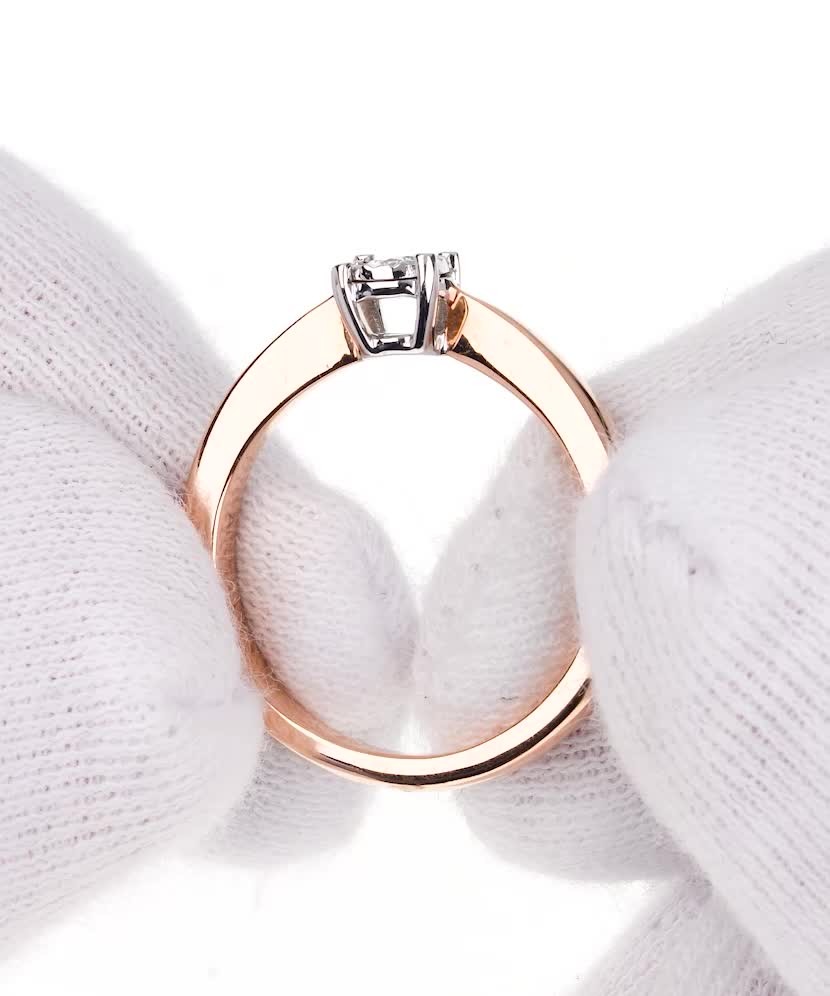 Золотое кольцо с бриллиантами