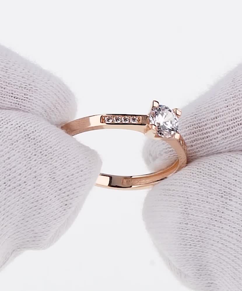 Золотое кольцо с цирконами