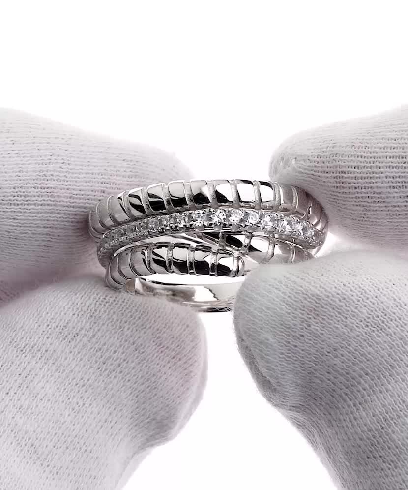 Серебряное кольцо с цирконами