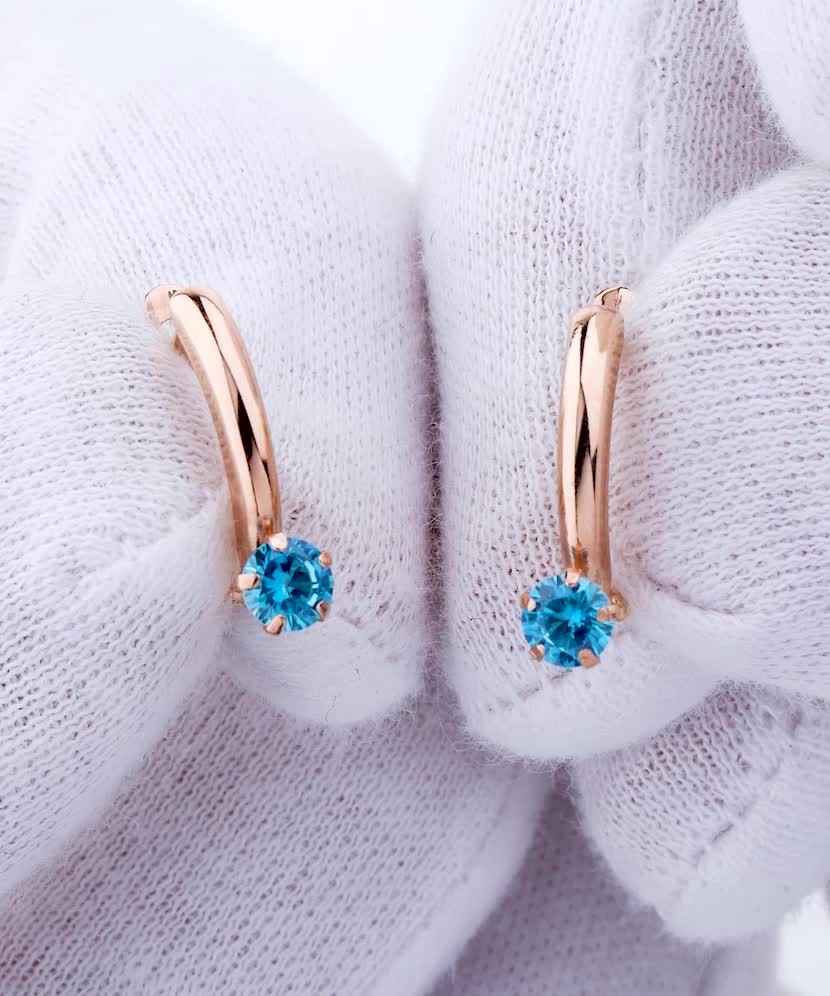 Золотые серьги с цирконами