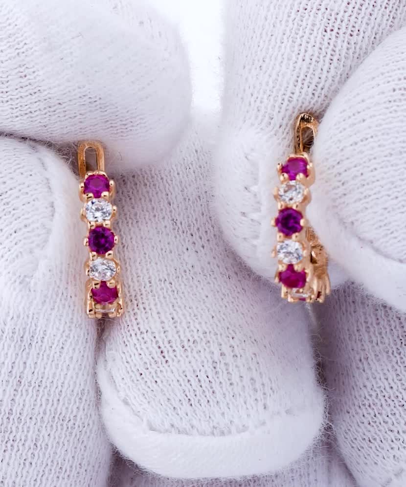 Золотые серьги с цирконами