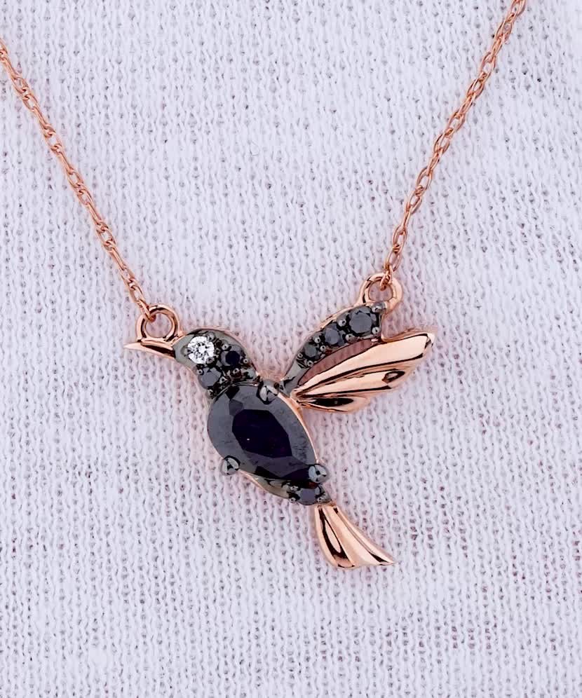 Золотая цепочка с подвеской из оникса и бриллиантов