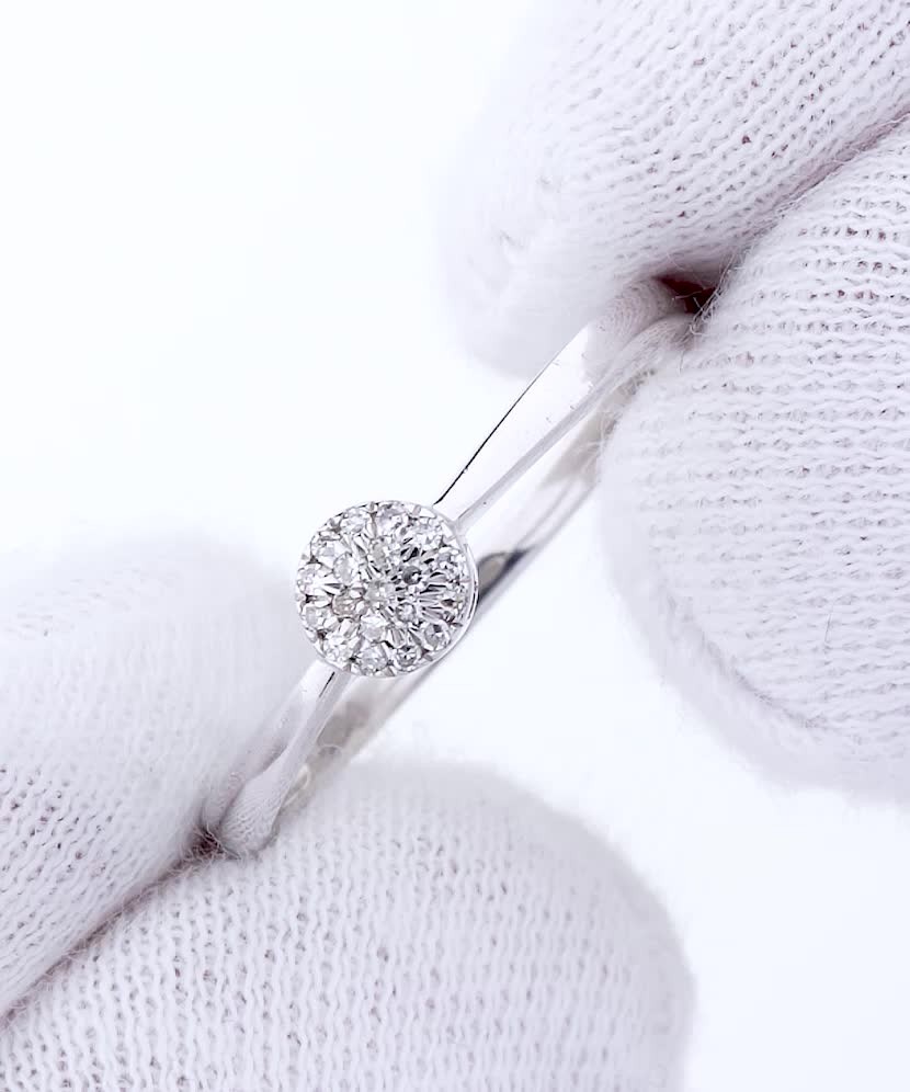 Кольцо из белого золота с бриллиантами