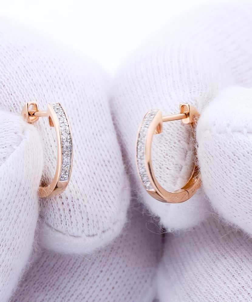 Kuldkõrvarõngad teemantidega