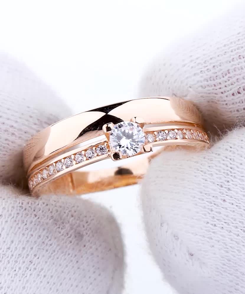 Золотое кольцо с цирконами