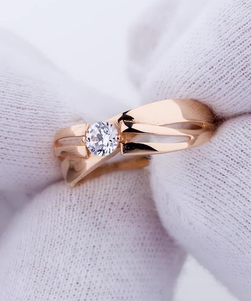 Kuldsõrmus Tsirkoonidega