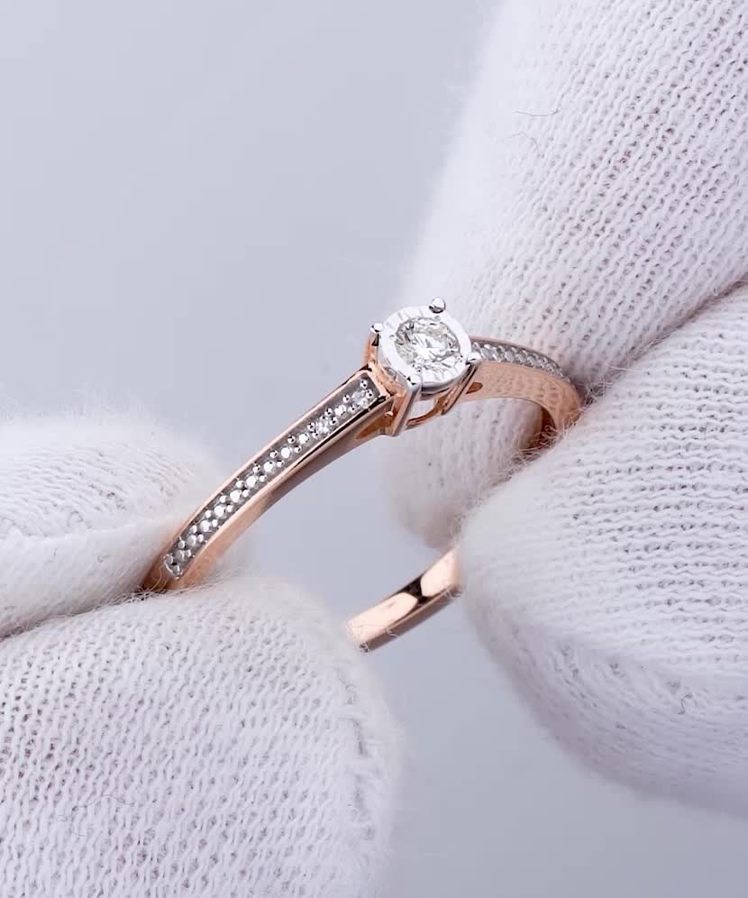 Золотое кольцо с алмазом