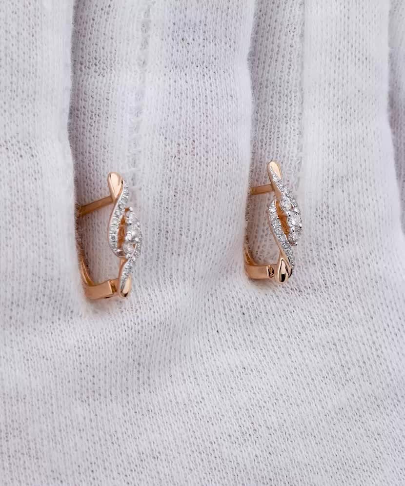 Kuldkõrvarõngad teemantidega