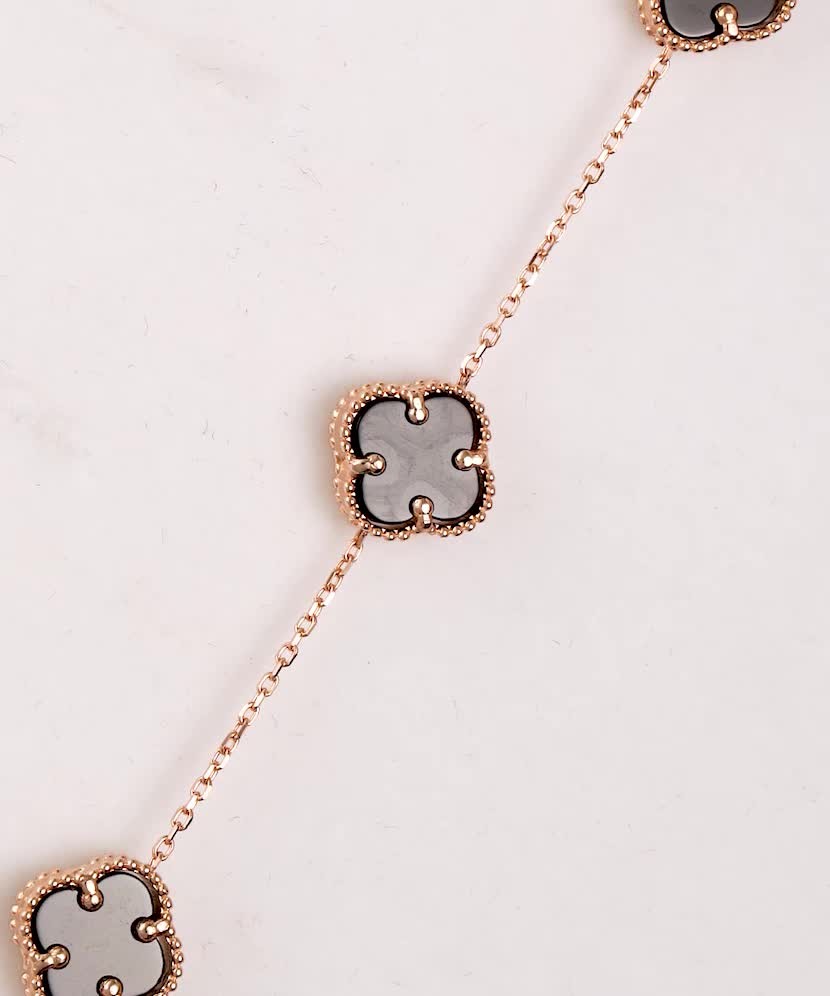 Золотой браслет с эмалью