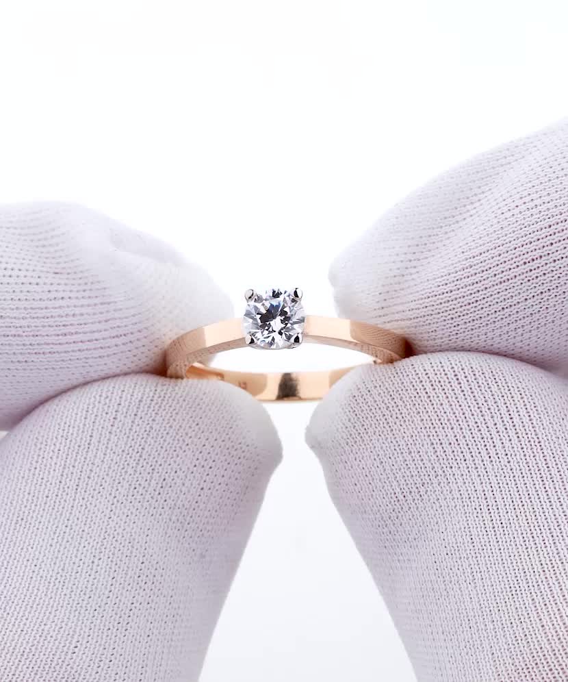 Золотое кольцо с цирконом