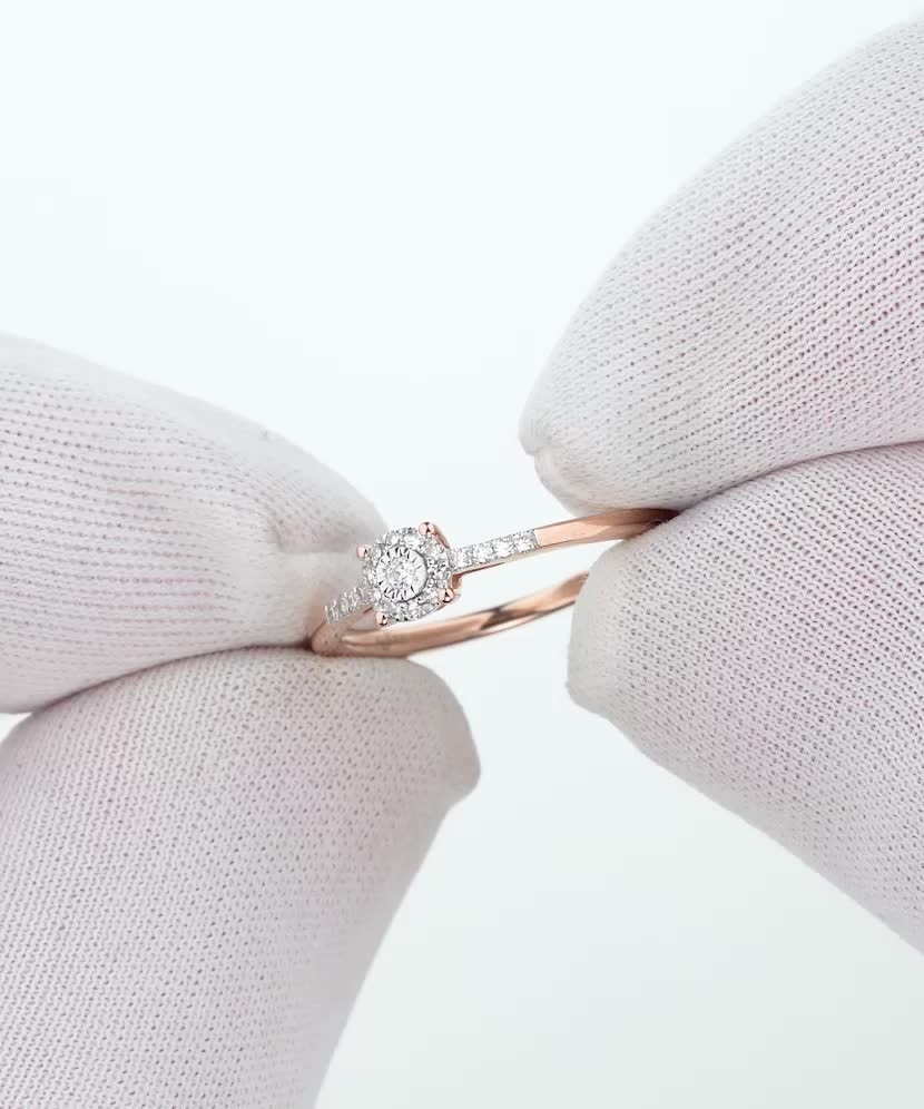 Золотое кольцо с алмазами